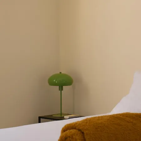 Seaview Newly Renovated To High Quality Apartment