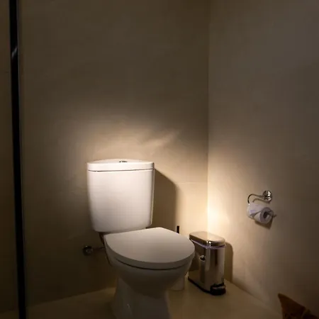 Seaview Newly Renovated To High Quality Apartment *