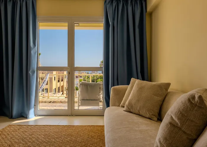 Seaview Newly Renovated To High Quality Διαμέρισμα