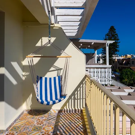 Seaview Newly Renovated To High Quality Apartment *