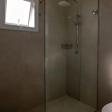 Seaview Newly Renovated To High Quality *